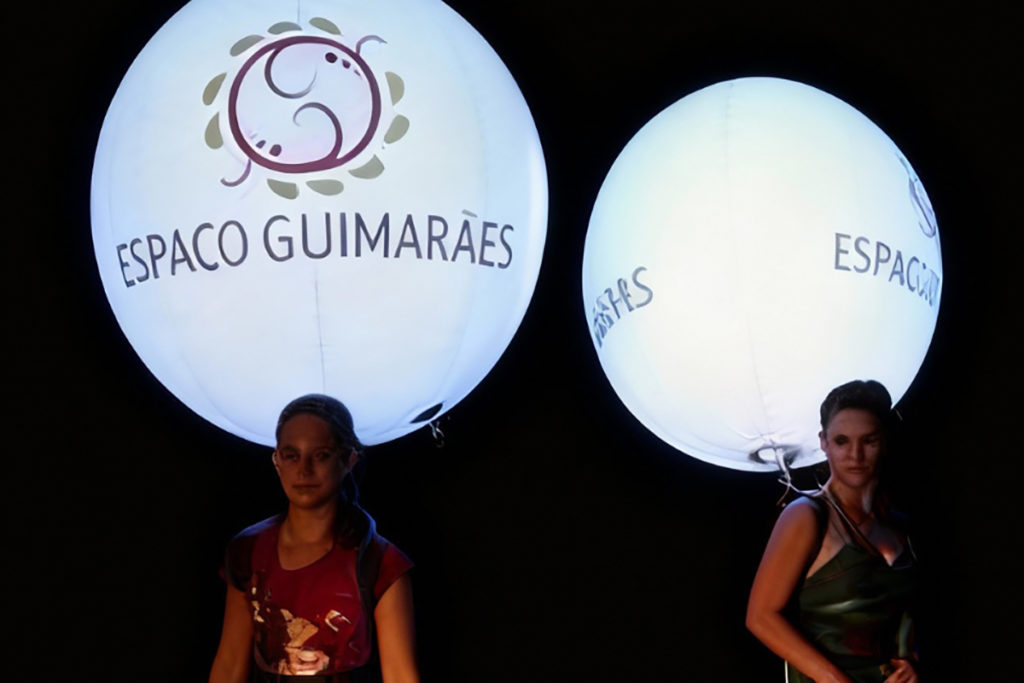 Globos mochila iluminados para Espaço Guimarães