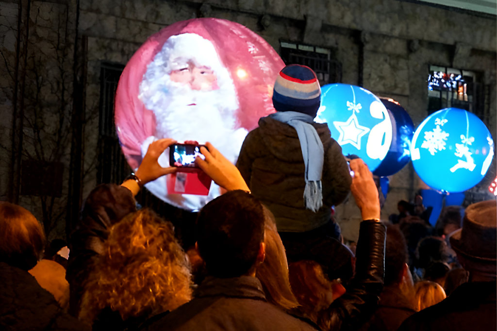 Globos mochila con iluminación para Gaza