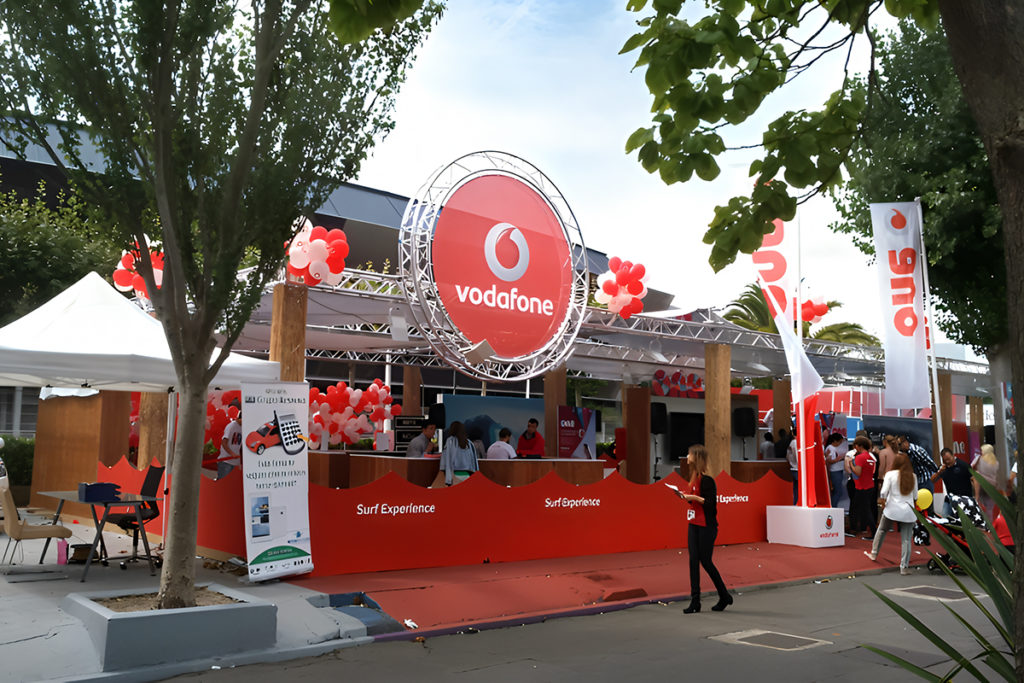 Globos personalizados para Vodafone en feria temática